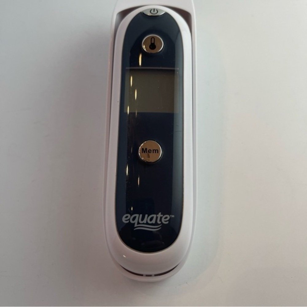 Infrared 1 second in ear digital thermometer